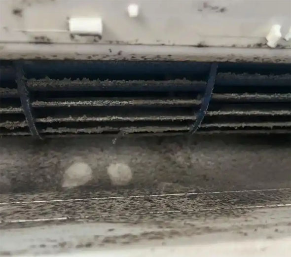 壶关空调吹的风有股烧焦味是怎么回事